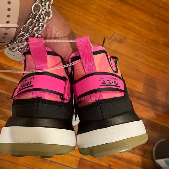 NWT Adidas Terrex sneakers - Picture 7 of 8